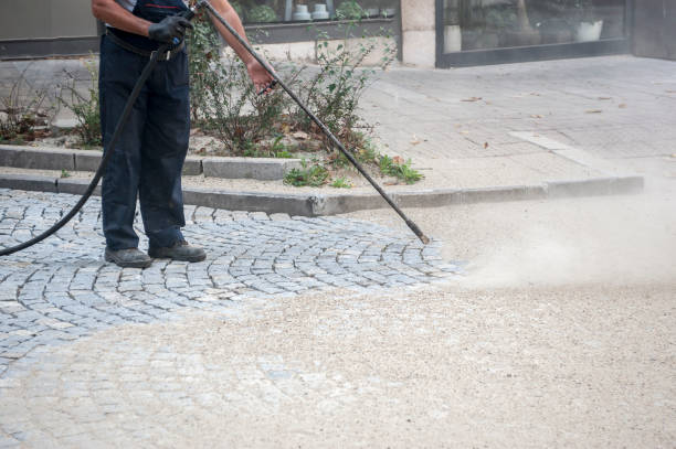Best Animal Enclosure Cleaning  in Tualatin, OR